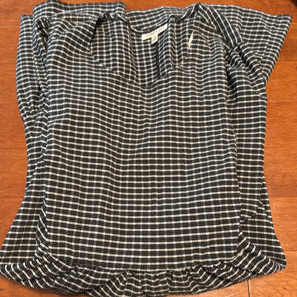 52seven Women’s 1X Black & White Checkered Top - Lightweight and Stylish